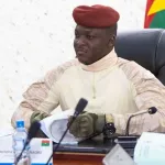 burkina-faso-le-capitaine-ibrahim-traore-met-fin-au-francais-comme-langue-officielle