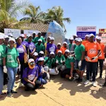 protection-de-l-environnement-operation-de-recyclage-des-dechets-plastiques-sur-les-plages