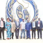 le-souvenir-francais-en-cote-d-ivoire-honore-un-architecte-des-relations-franco-ivoiriennes