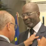 diplomatie-l-ex-procureur-adou-richard-recoit-une-medaille-d-honneur-les-details-de-cette-distinction