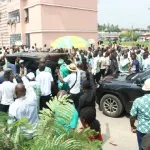 suspension-du-8eme-congres-extraordinaire-du-pdci-rda-tidjane-thiam-cree-l-emeute-a-la-maison-du-parti