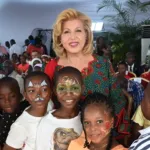 noel-en-fete-la-premiere-dame-illumine-le-sourire-de-3000-enfants
