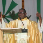 benedictions-des-couples-homosexuels-le-pape-francois-ne-reecrira-pas-la-bible-selon-le-religieux-pascal-seka