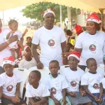 noel-2023-kind-touch-foundation-offre-un-arbre-de-noel-a-l-orphelinat-centre-omega-de-gonzaqueville