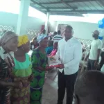 action-sociale-remise-de-vivres-a-plusieurs-femmes-demunies-a-adjame