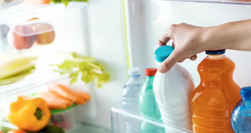 revelations-choquantes-pourquoi-vous-devriez-immediatement-deplacer-ces-aliments-de-la-porte-de-votre-frigo