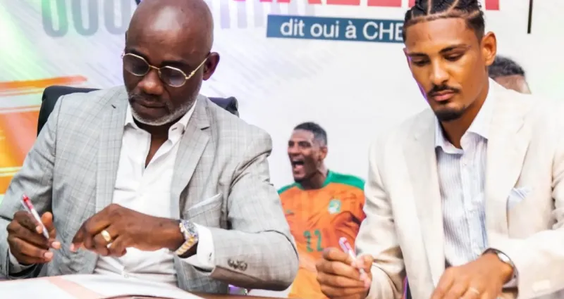 promotion-de-voiture-de-luxe-sebastien-haller-fait-ambassadeur-de-la-marque-chery