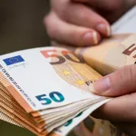 faux-monnayage-le-senegal-met-la-main-sur-un-trafiquant-de-faux-billets-de-monnaies-differentes