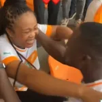 can-2023-match-cote-d-ivoire-nigeria-il-surprend-sa-fiancee-avec-une-demande-en-mariage-dans-les-tribunes-video
