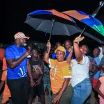 tecno-offre-de-grandes-soirees-de-visionnage-de-la-can-le-football-sur-ecran-geant