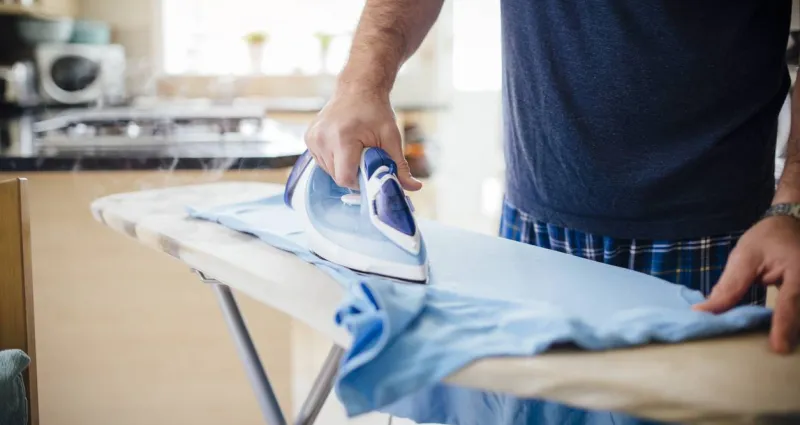 revelation-choc-5-astuces-surprenantes-pour-dire-adieu-aux-taches-de-fer-a-repasser-sur-vos-vetements