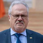 le-livre-explosif-de-l-ex-ambassadeur-francais-au-niger-bloque-par-le-gouvernement