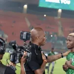can-2023-le-nigeria-se-qualifie-pour-les-quarts-de-finale-victor-osimhen-rend-hommage-a-didier-drogba