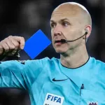 le-carton-bleu-nouvelle-arme-des-arbitres-contre-l-antijeu-et-l-agressivite-la-fifa-reagit