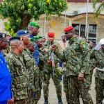 guinee-le-general-mamady-doumbouya-dissout-son-gouvernement-et-ordonne-le-gel-des-comptes-des-ex-ministres