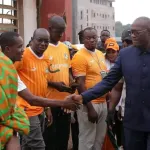 dabou-apres-le-sacre-des-elephants-le-ministre-adje-silas-metch-accueilli-dans-la-ferveur-par-ses-parents