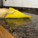 secrets-de-grand-mere-comment-enlever-une-tache-sur-du-marbre-sans-l-abimer