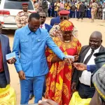 tchad-education-le-premier-ministre-lance-l-operation-un-enseignant-un-sac-de-cereale