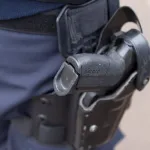 tanda-un-sergent-de-police-blesse-par-balle-lors-d-une-dispute-avec-sa-concubine