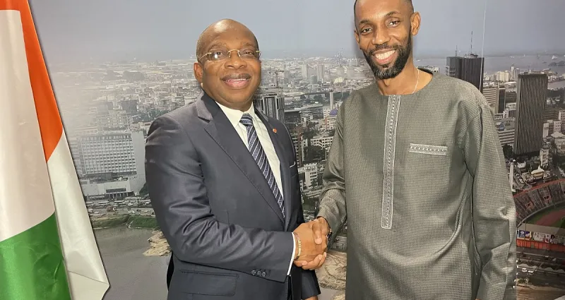 cinema-le-ministre-siandou-fofana-sous-le-charme-de-la-serie-les-perles-de-babi