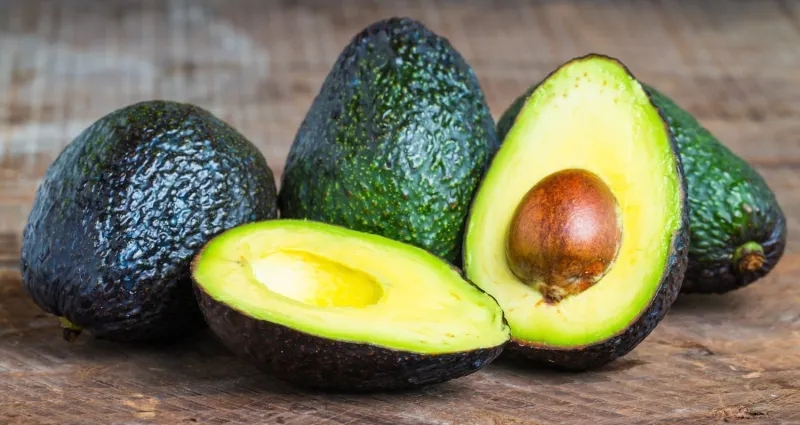conservation-gardez-votre-avocat-frais-plus-longtemps-avec-ces-5-astuces-inattendues