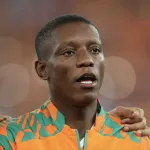 football-civ-vs-benin-haie-d-honneur-pour-max-alain-gradel-qui-fait-ses-adieux-aux-elephants