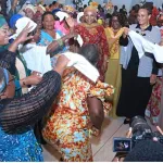 rupture-oecumenique-de-jeune-femmes-chretiennes-et-musulmanes-en-parfaite-symbiose