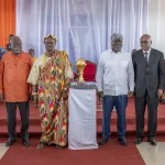 tournee-du-trophee-de-la-can-2023-le-pm-beugre-mambe-exprime-sa-gratitude-aux-populations-de-songon