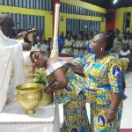 paques-2024-la-paroisse-sacre-coeur-d-abobo-fait-le-bapteme-de-feu-de-christ-ressuscite