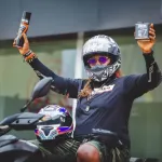 moto-bamba-edith-prend-le-pari-de-parcourir-plus-de-12-000-km-jusqu-au-maroc-grace-a-une-marque