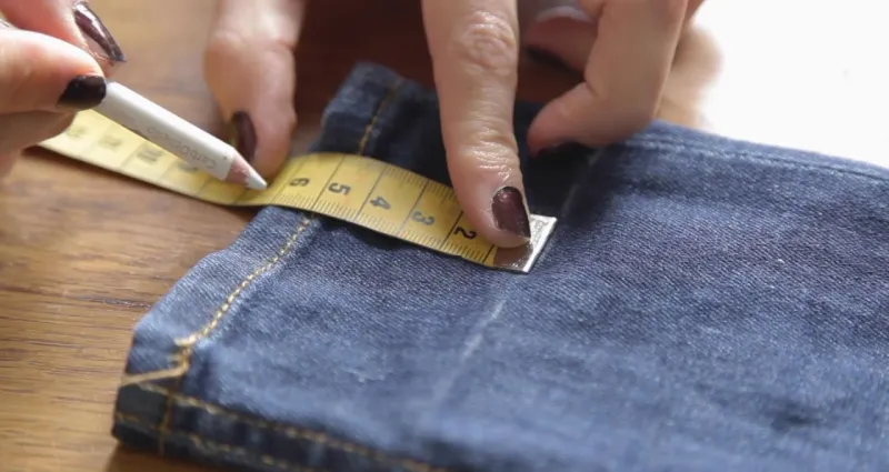 astuces-vetement-les-5-secrets-pour-transformer-votre-jean-en-vetement-sur-mesure