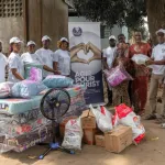 bingerville-la-fondation-andre-akou-fait-d-importants-dons-aux-pensionnaires-du-village-marchoux