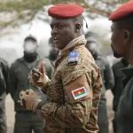 burkina-faso-des-volontaires-mecontents-commencent-a-deposer-les-armes