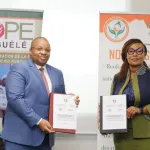 lutte-contre-la-pauvrete-le-ministre-myss-belmonde-dogo-et-l-ong-hope-denguele-se-donnent-la-main