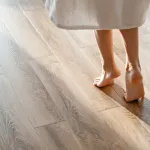 parquet-qui-grince-decouvrez-ces-3-astuces-infaillibles-pour-un-sol-silencieux-et-elegant