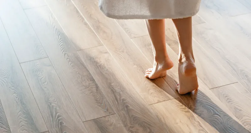 parquet-qui-grince-decouvrez-ces-3-astuces-infaillibles-pour-un-sol-silencieux-et-elegant