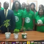 cote-d-ivoire-uvicoci-recoit-25-bacs-a-fleurs-de-l-ong-eden-art