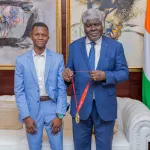 promotion-de-l-excellence-le-premier-ministre-soutient-le-laureat-de-la-competition-mondiale-de-huawei-ict