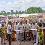 lutte-contre-le-travail-des-enfants-dominique-ouattara-realise-des-infrastructures-scolaires-a-srazra