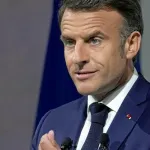 high-tech-emmanuel-macron-veut-interdire-le-telephone-au-moins-de-11-ans-en-france