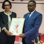 lutte-contre-le-vih-sida-le-fnls-recoit-un-cheque-de-1-millions-de-francs-cfa