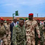 la-revue-de-l-actualite-internationale-les-francais-bientot-aux-urnes-deces-du-general-sadiba-en-guinee