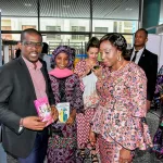 litterature-l-ecrivain-edmond-kouassi-presente-son-oeuvre-la-rose-de-rose-aux-femmes-leaders