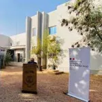 ouagadougou-des-manifestants-ne-veulent-plus-voir-l-ambassade-de-la-france-pres-de-la-rtb-et-de-la-presidence