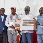 ceremonie-d-hommage-les-producteurs-de-cafe-cacao-demandent-a-alassane-ouattara-d-etre-leur-candidat