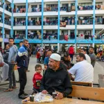 israel-bombarde-un-camp-de-deplaces-a-khan-younes-au-sud-de-gaza-90-morts-selon-le-hamas