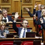 tensions-au-senat-gerard-larcher-menace-de-censurer-un-gouvernement-dirige-par-un-membre-du-nfp