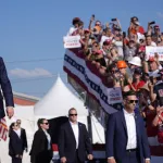 etats-unis-donald-trump-arrive-a-milwaukee-pour-la-convention-republicaine-apres-la-tentative-d-assassinat