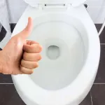 toilette-revolutionnez-votre-nettoyage-de-toilettes-avec-cette-astuce-inattendue-a-la-farine