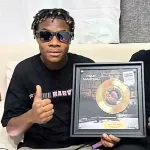 musique-ste-milano-recoit-le-premier-single-d-or-de-sa-jeune-carriere